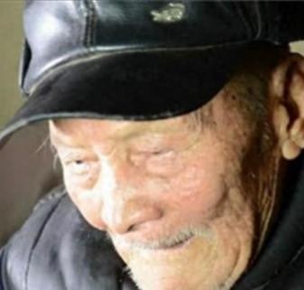 功勋老兵孙顺明被儿媳赶出家门，住进机井房，2020年，英雄身份曝光，政府送来30