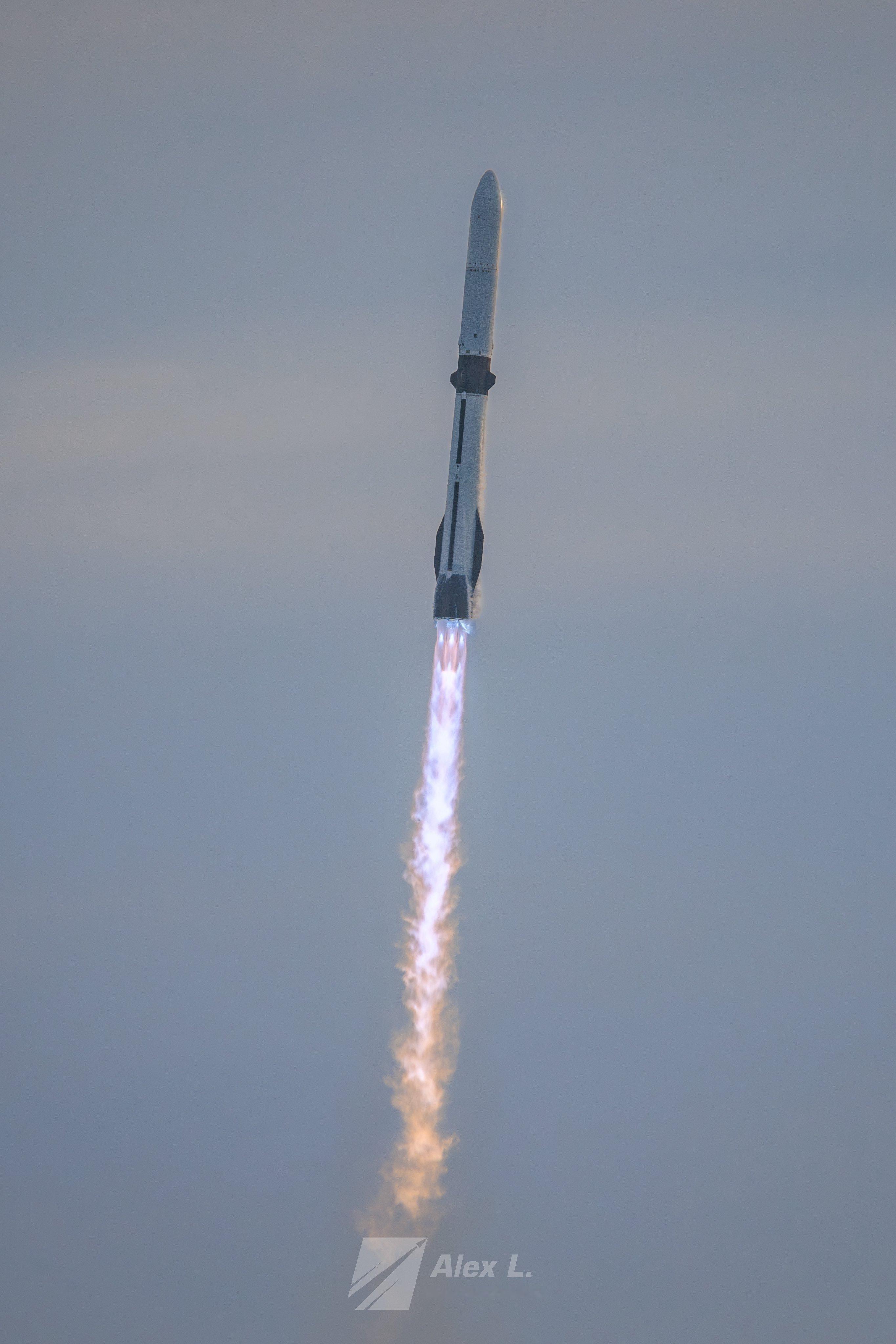 蓝色起源新格伦火箭三飞高清大图 