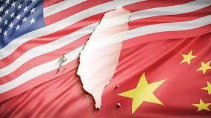 攻守之势已然逆转。曾几何时，华盛顿把台海当作筹码围堵中国，如今这枚棋子反倒成了拖