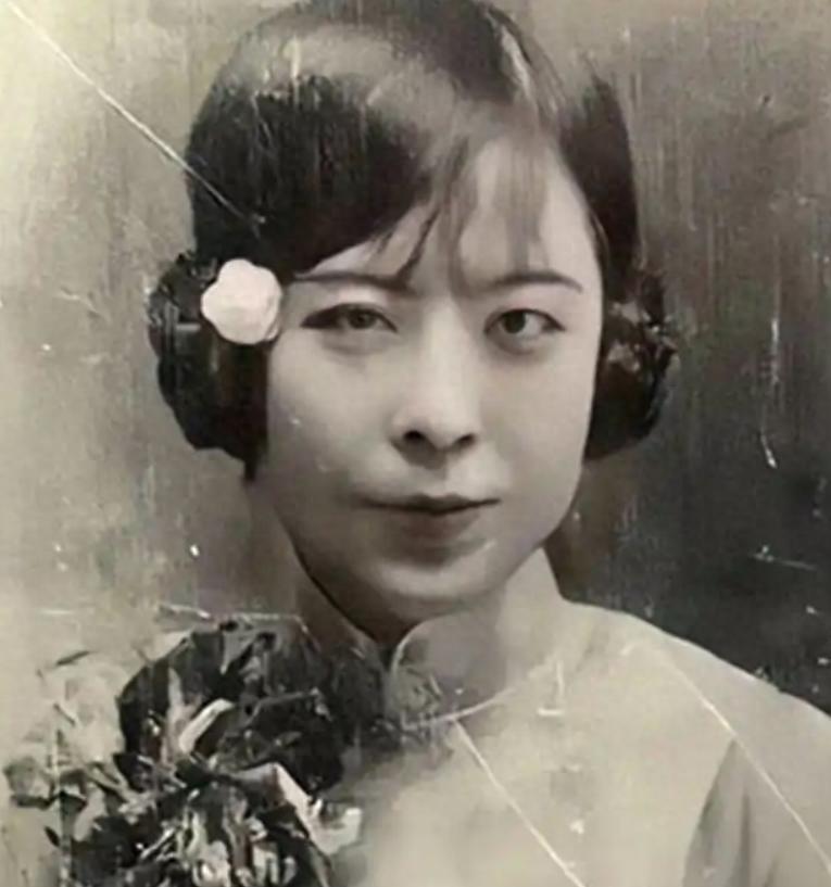1990年，93岁的于凤至悄然离世，遗嘱和余额令张学良大吃一惊

“1946年初