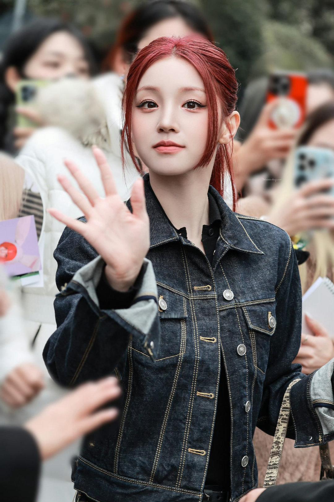 FENDI大秀明星阵容 唐嫣宋雨琦同框看秀！唐嫣“不必声张自有分量”，宋雨琦蓬勃