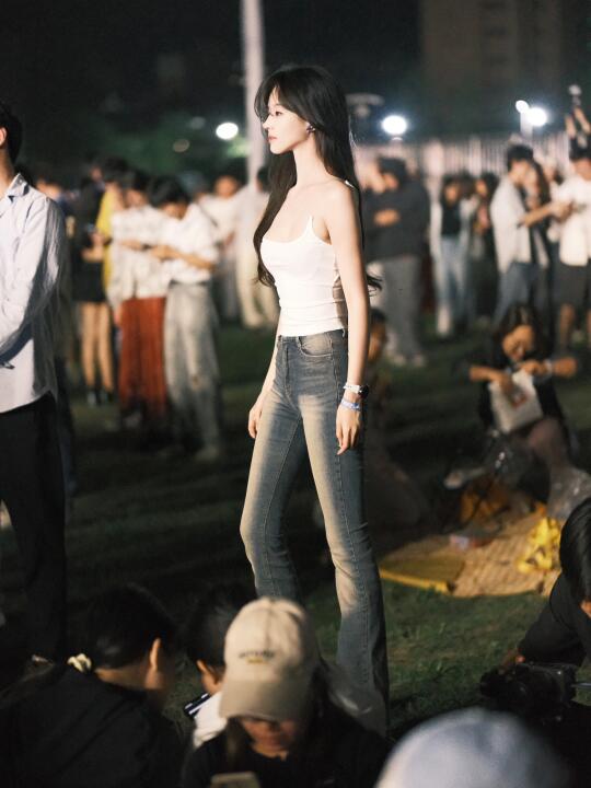 校园音乐节📷被疯狂抓拍集邮的返场学姐