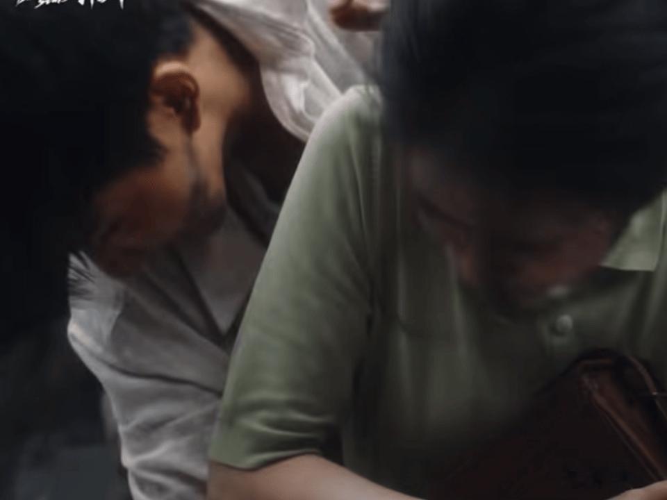 都随便吧 我的男孩就这样四处为别人遮风挡雨还抗揍 