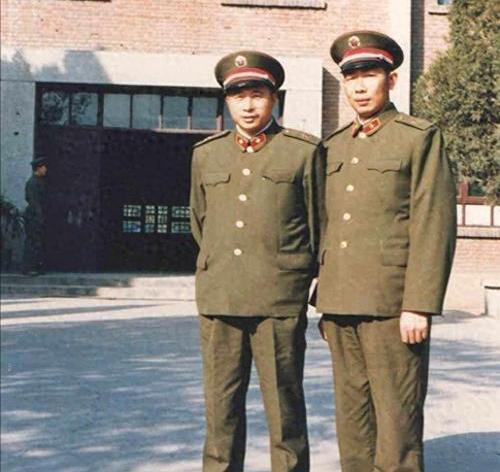 94年我当上副团，资助江西一勤务兵考军校，没想到如今他升到师长
 
那年我刚调任