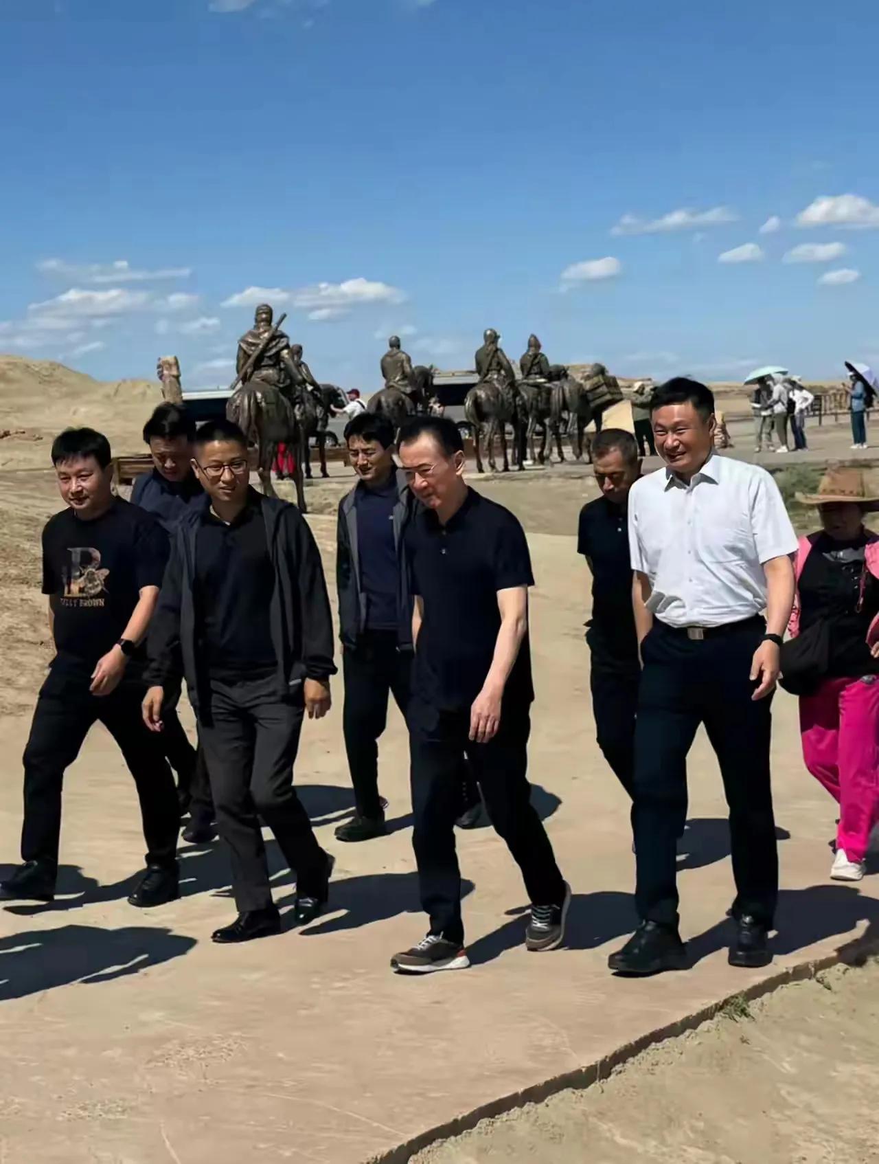 我才40岁，照镜子的时候突然就想，要是20岁该多好啊。也理解了为什么那么多皇帝、