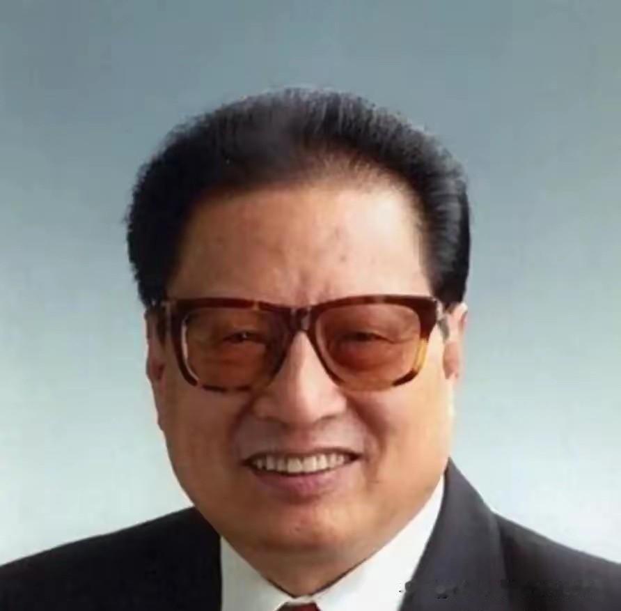 他是中央组织部原部长，69岁担任正国级领导职务，他的长子如今是全国政协委员，这在