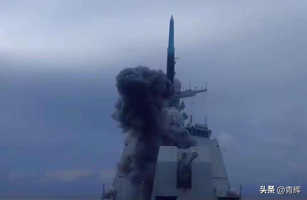 会不会太伤美国了？美航母刚进南海，中国052D就首次公布实射鹰击20
美国华盛顿