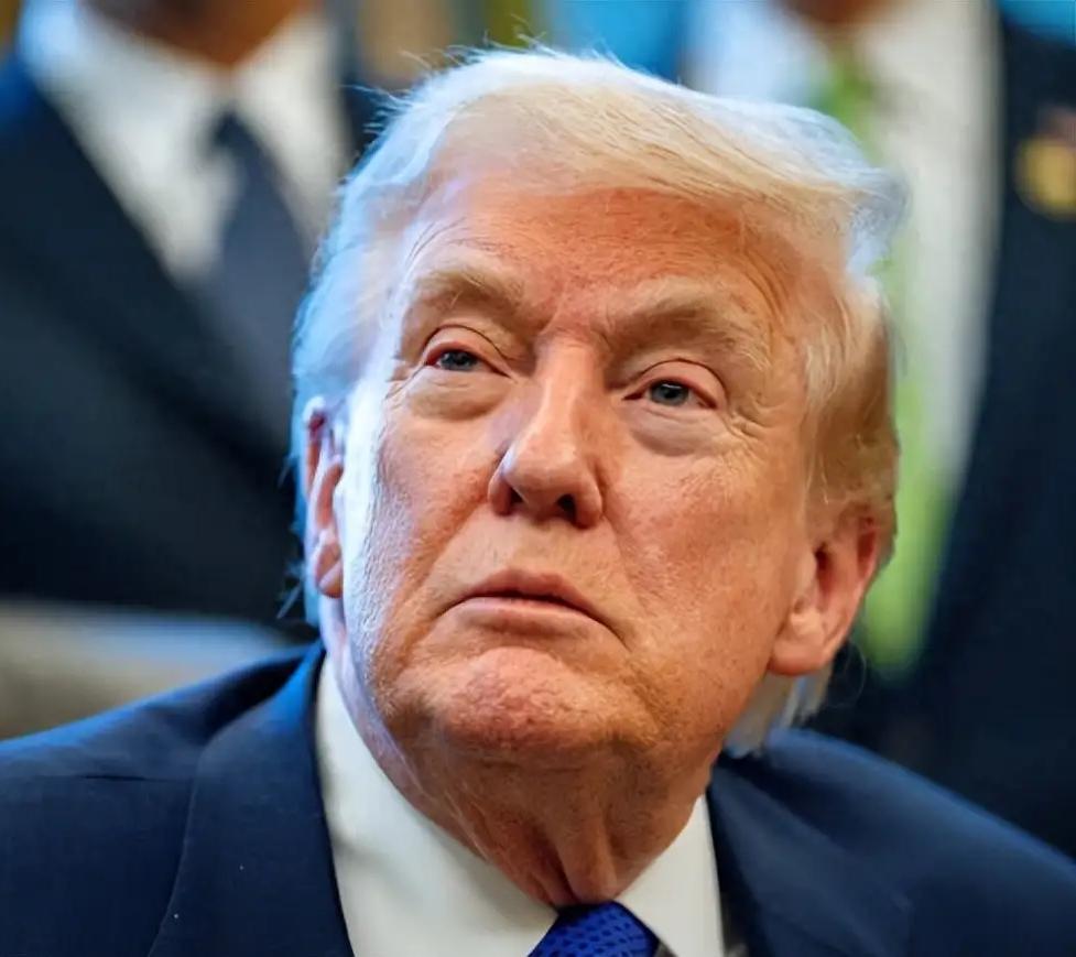 特朗普遭关税裁决打击会铤而走险吗 特朗普遭关税裁决打击，真有可能铤而走险。当地时