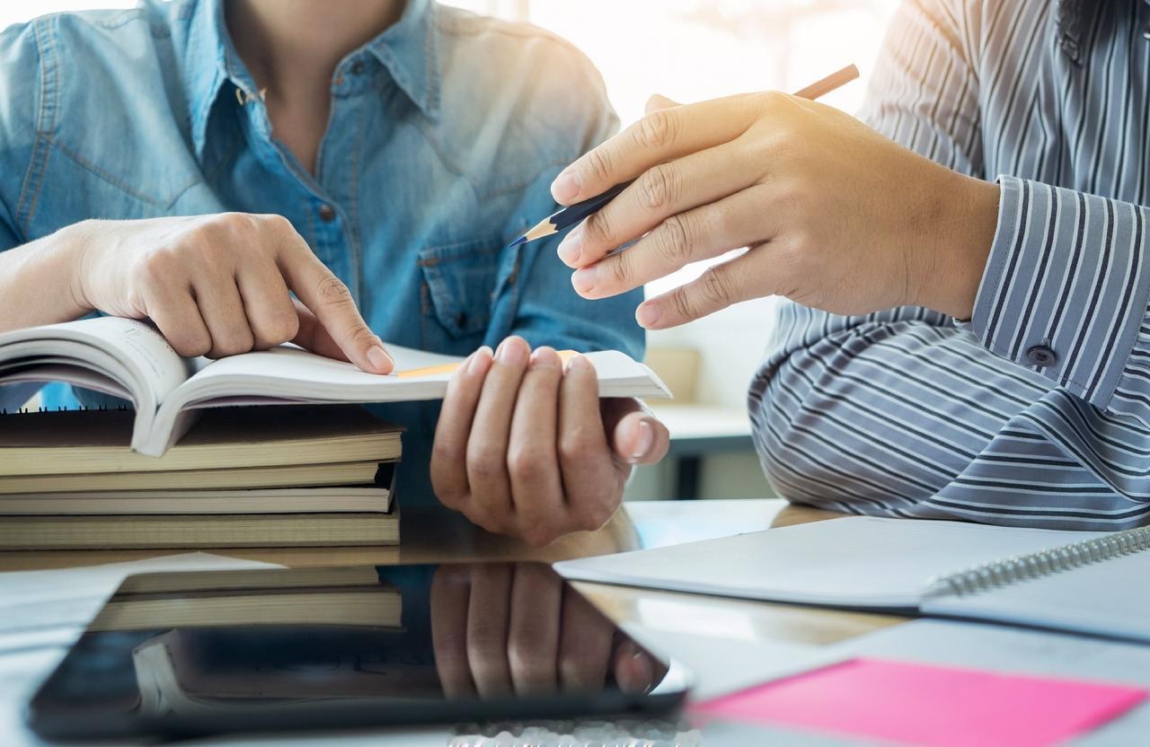 【沪深北三大证券交易所修订发布业务规则 提升上市公司治理与市场运行质效】4月24