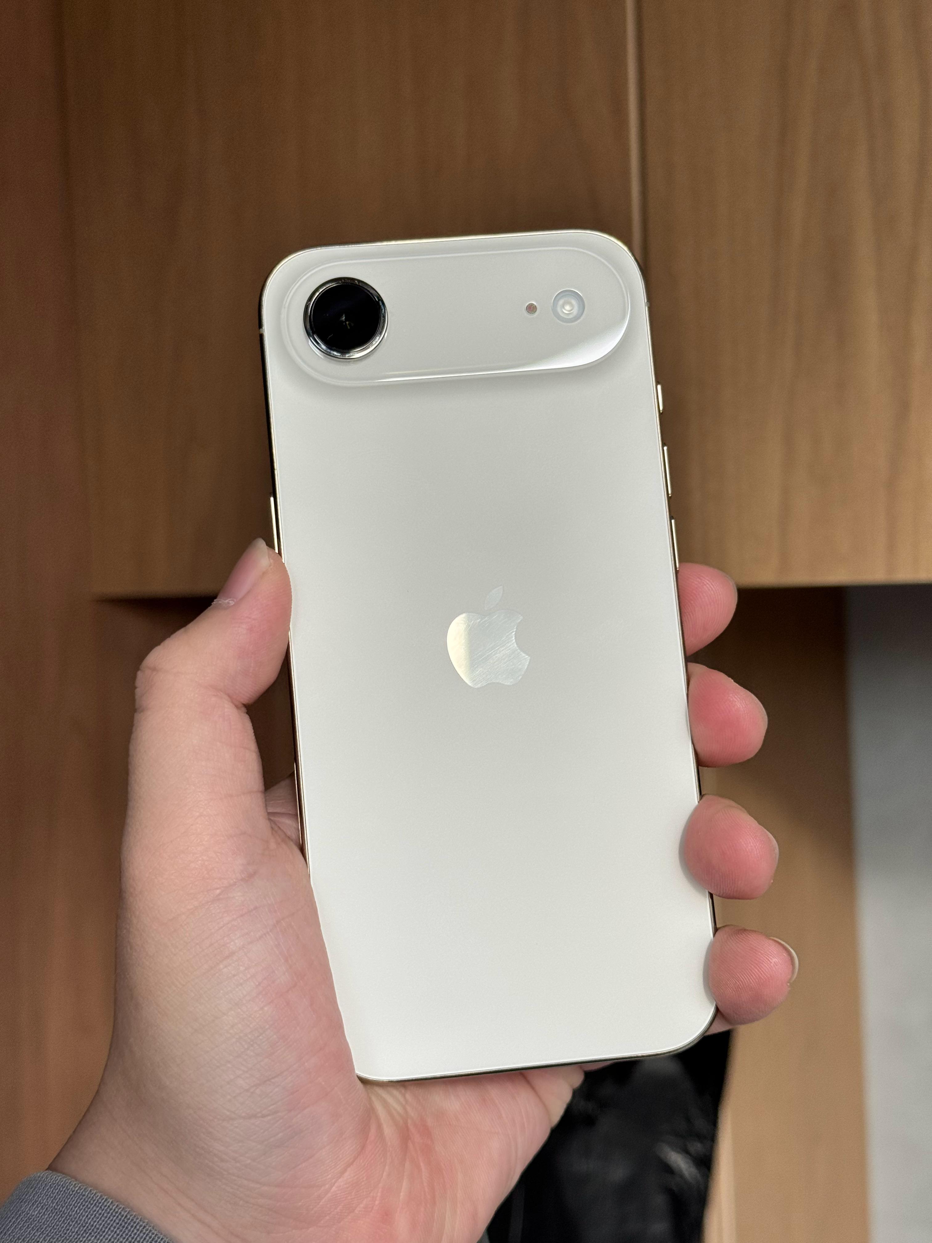 我寻思esim过了这么久了各个营业厅流程应该办理的挺流畅的，但是以防万一我给电信