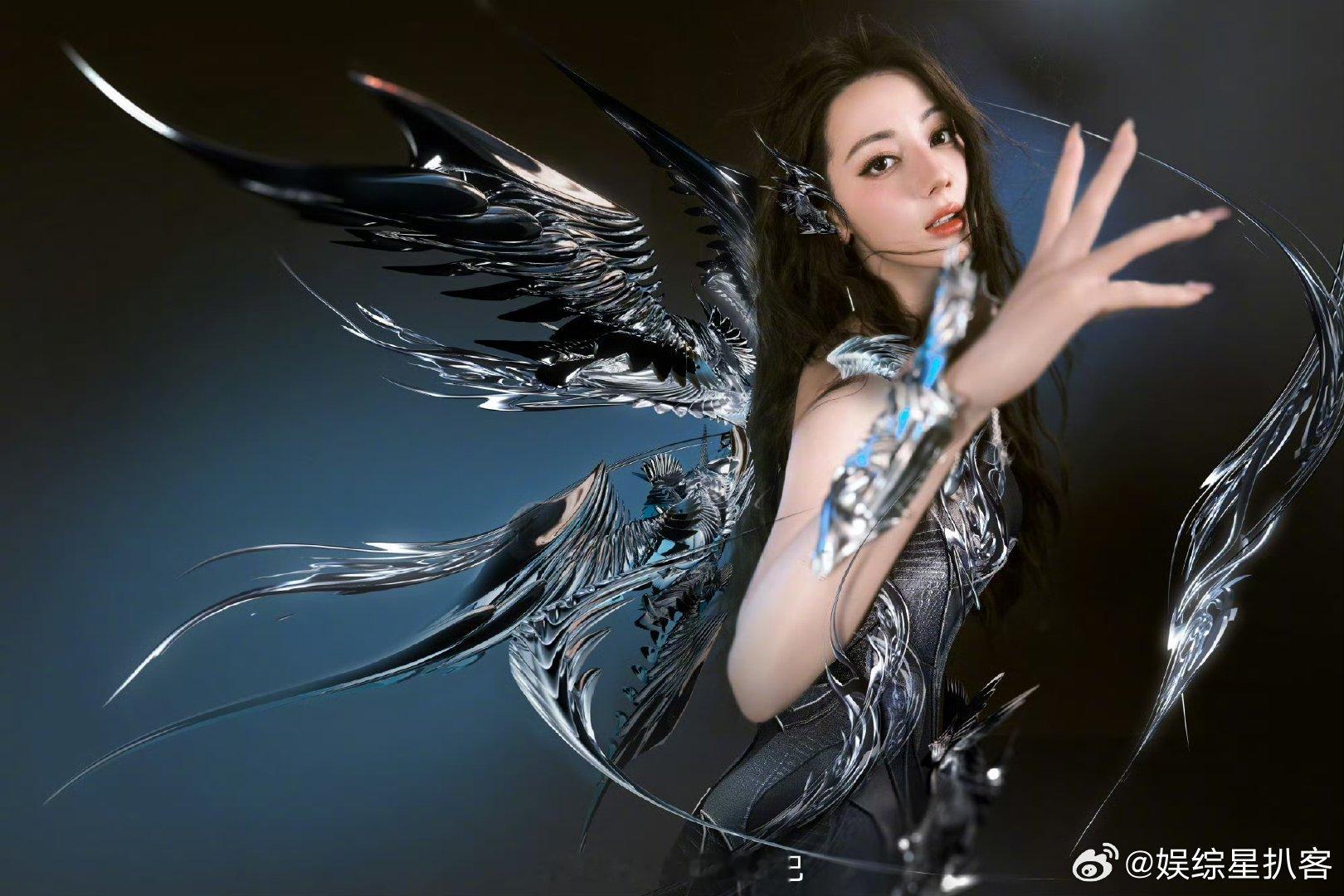 迪丽热巴二次元妹妹叫迪丽冷巴迪丽热巴好清奇的脑回路 迪丽热巴也太有趣了吧！《你好