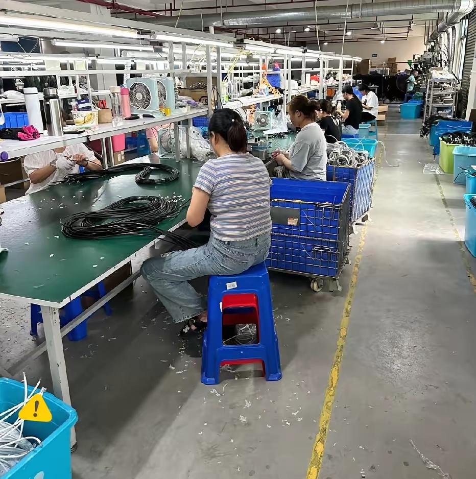 已经有9000+五险一金，老板十年如一日的照顾你，你还想干什么？为了多2000块