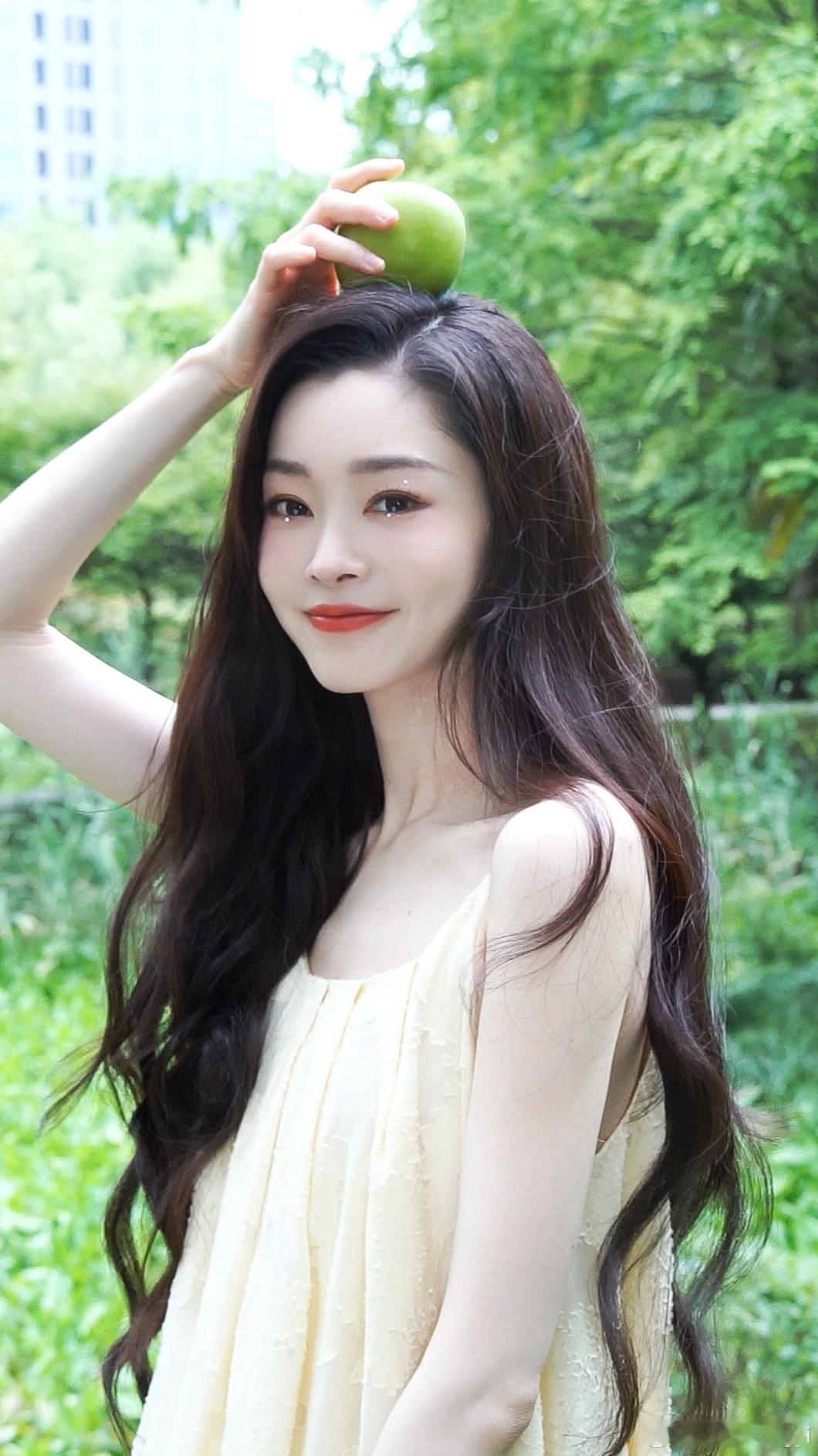 #宋轶颜心记版消失的她# 颜南星每次变身都让人捏把汗，生怕她被人发现[吃惊] ​