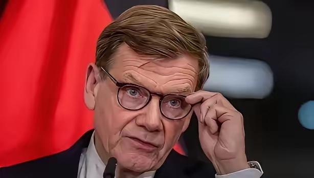 美国的霸凌下，欧洲准备掀桌子！美欧裂痕再升级，这次硬刚到底
 
当美国频频将觊觎