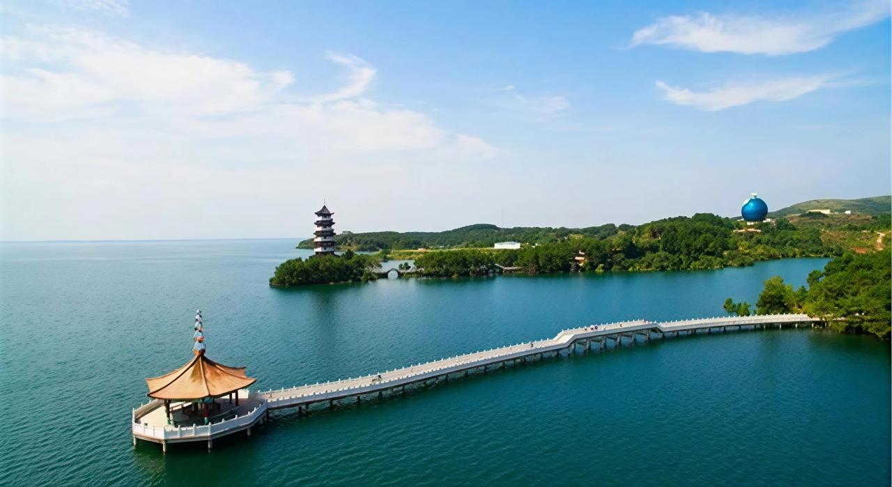 说实话，上周末我刷朋友圈的时候，真的被刺激到了。😤

你猜怎么着？全是一帮人在