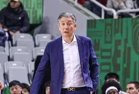 深圳男篮主帅郑永刚：我们赛前做了充分的准备，场下球队也非常团结
4月03日讯，在
