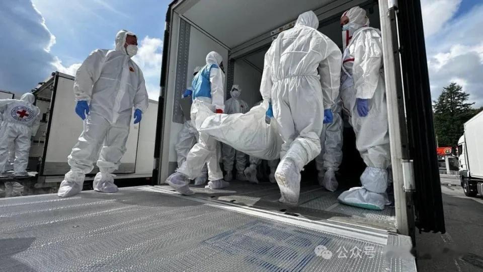 烽火问鼎计划 当地时间17日，根据伊斯坦布尔协议，俄乌双方进行了第二轮阵亡军人遗