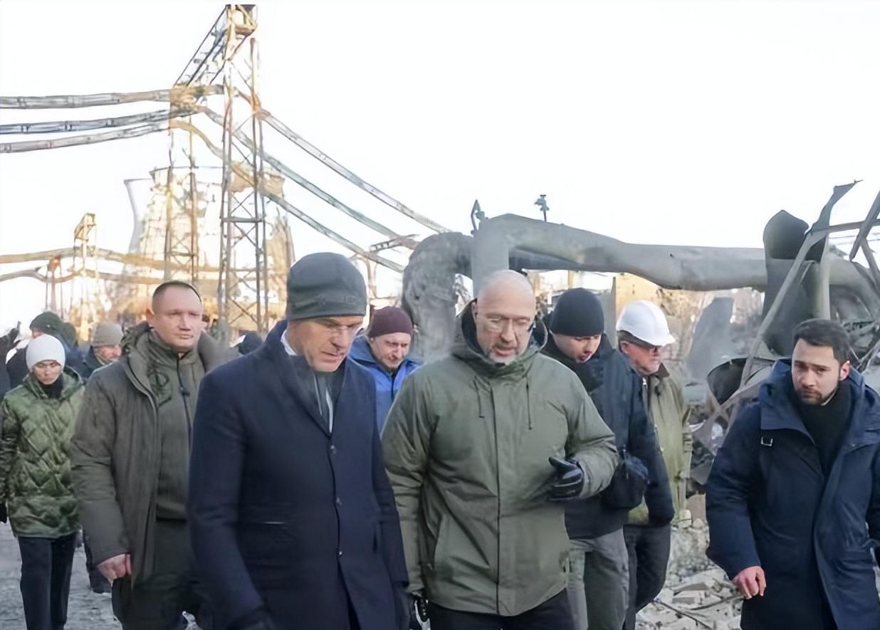 彻底被摧毁，乌克兰首都基辅一热电厂在3日凌晨俄罗斯的袭击中彻底被摧毁。

乌克兰