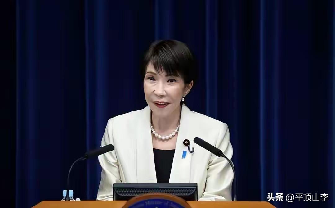 他们每参拜一次靖国神社，就是在两国人民的伤口上再撒一把盐；每修改一次教科书，就是