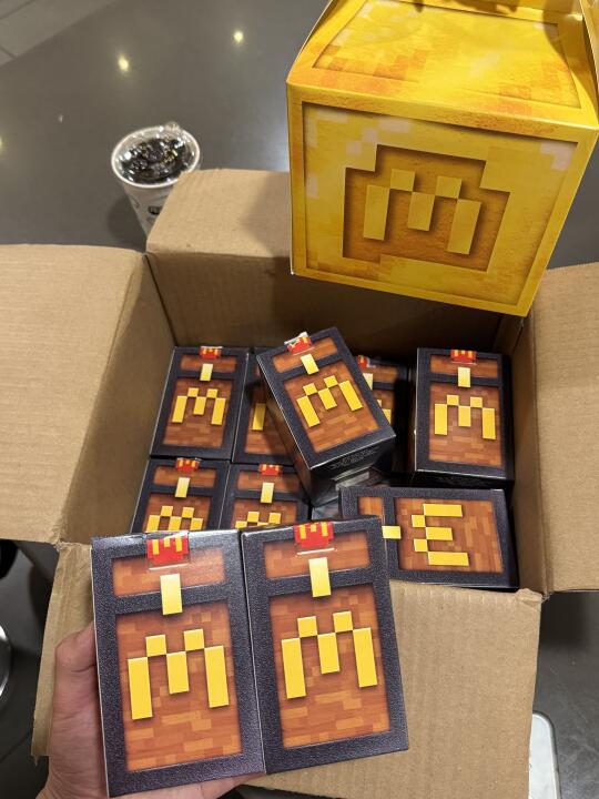 麦当劳🍔极品联名！！！