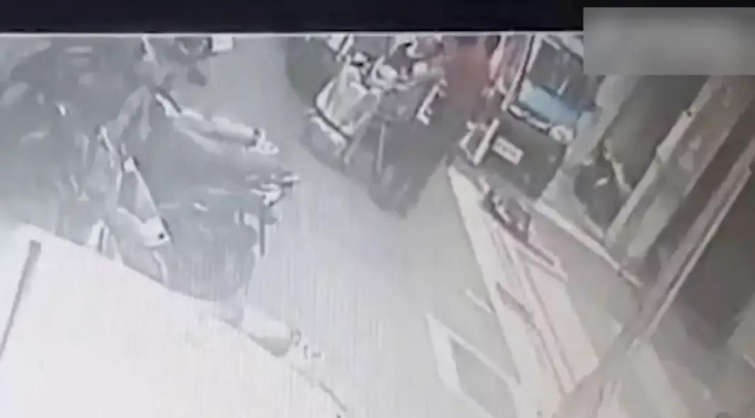 黄子佼已苏醒

      19日，据台媒，黄子佼承认性骚扰后疑似轻生被紧急送往