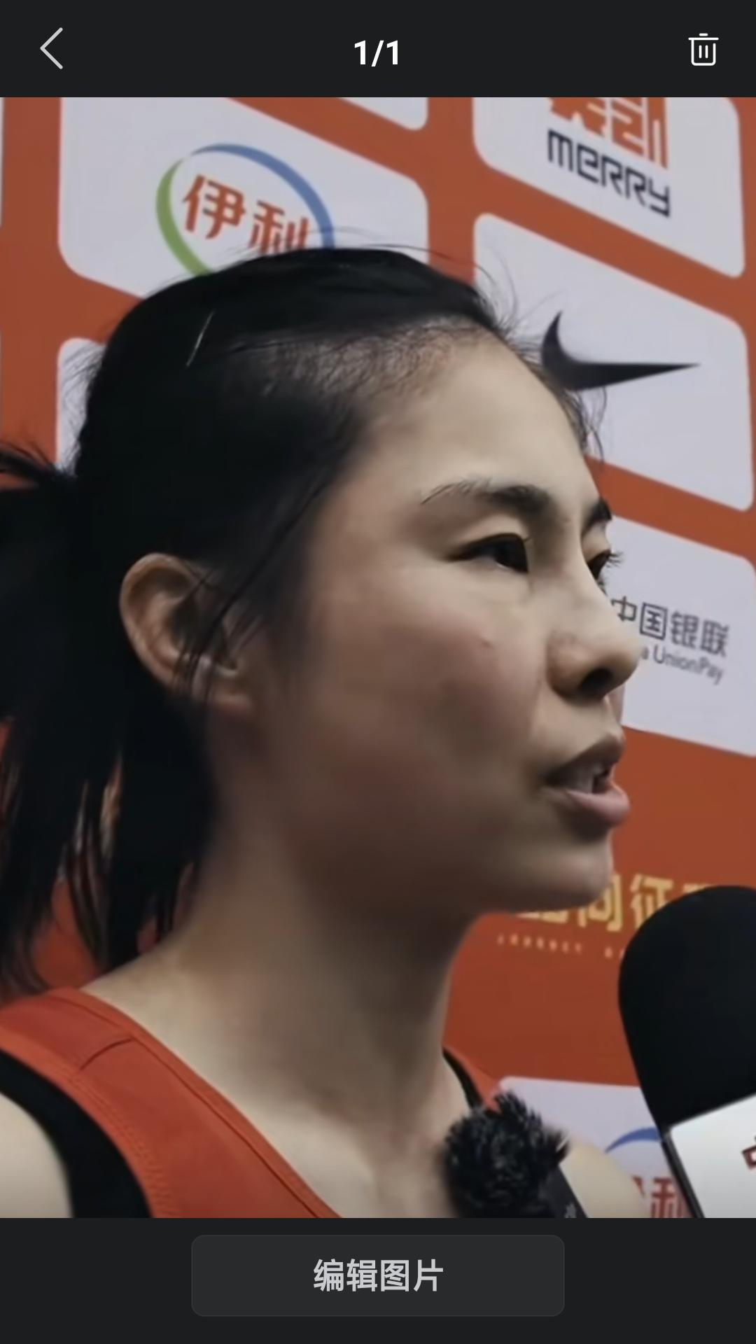 据央视网消息，中国女篮名将王思雨接受媒体采访，作为老队员要给年轻球员做好榜样。王