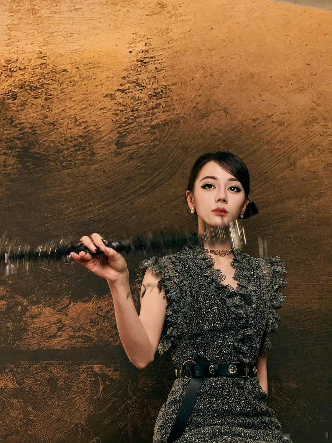 迪丽热巴小小的脸上全是五官  精致完美的五官🥺 