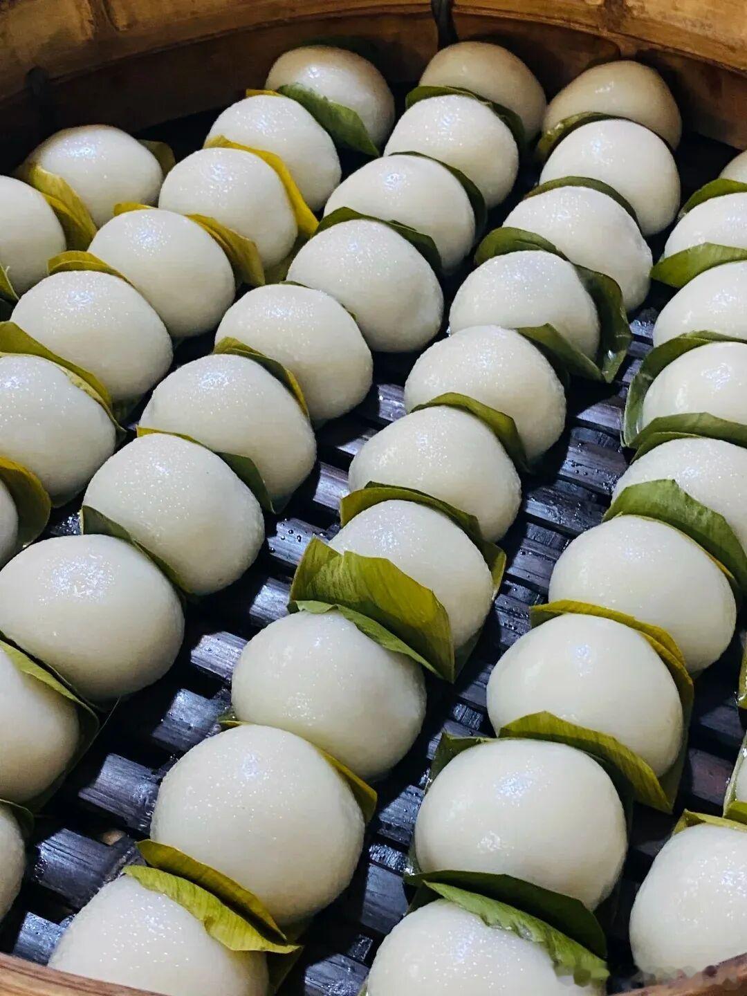 深耕各地美食这么久，属实被四川各式各样的糯叽叽粑粑惊艳到。叶儿粑、三角粑、黄粑、