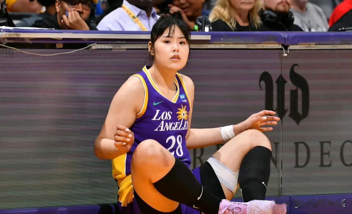 由于洛杉矶火花未能打进季后赛，李月汝已经结束了自己的第二个WNBA赛季。本赛季，