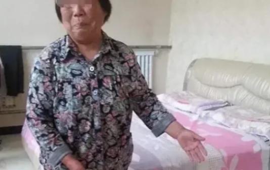 孙女每个月收入2万，但她从未给奶奶送过一份节礼。母亲忍不住问：“女儿，你真的那么