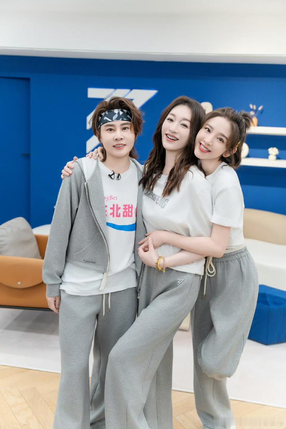 《乘风破浪的姐姐》的赛制，简直是在糊弄观众。靠观众投票决定选手去留，看似民主，实