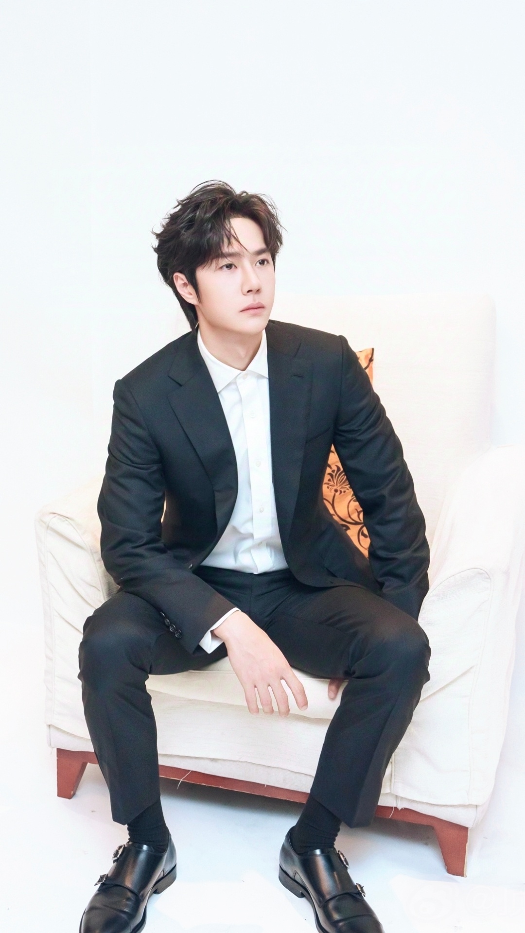 中国顶尖舞者推广大使王一博 合照里的王一博，帅的太突出了！优秀的人引领顶尖舞蹈高