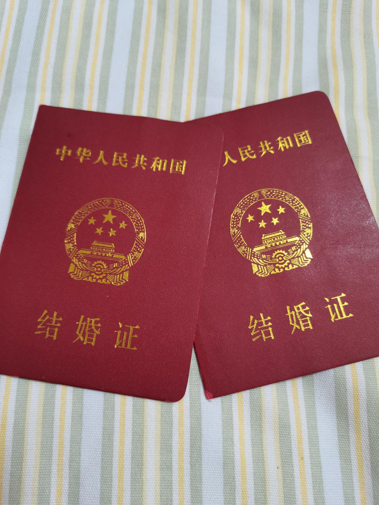 结婚证有什么用？这个问题相信很多人都回答不出来，一个结婚证能有什么用呢？既防止不