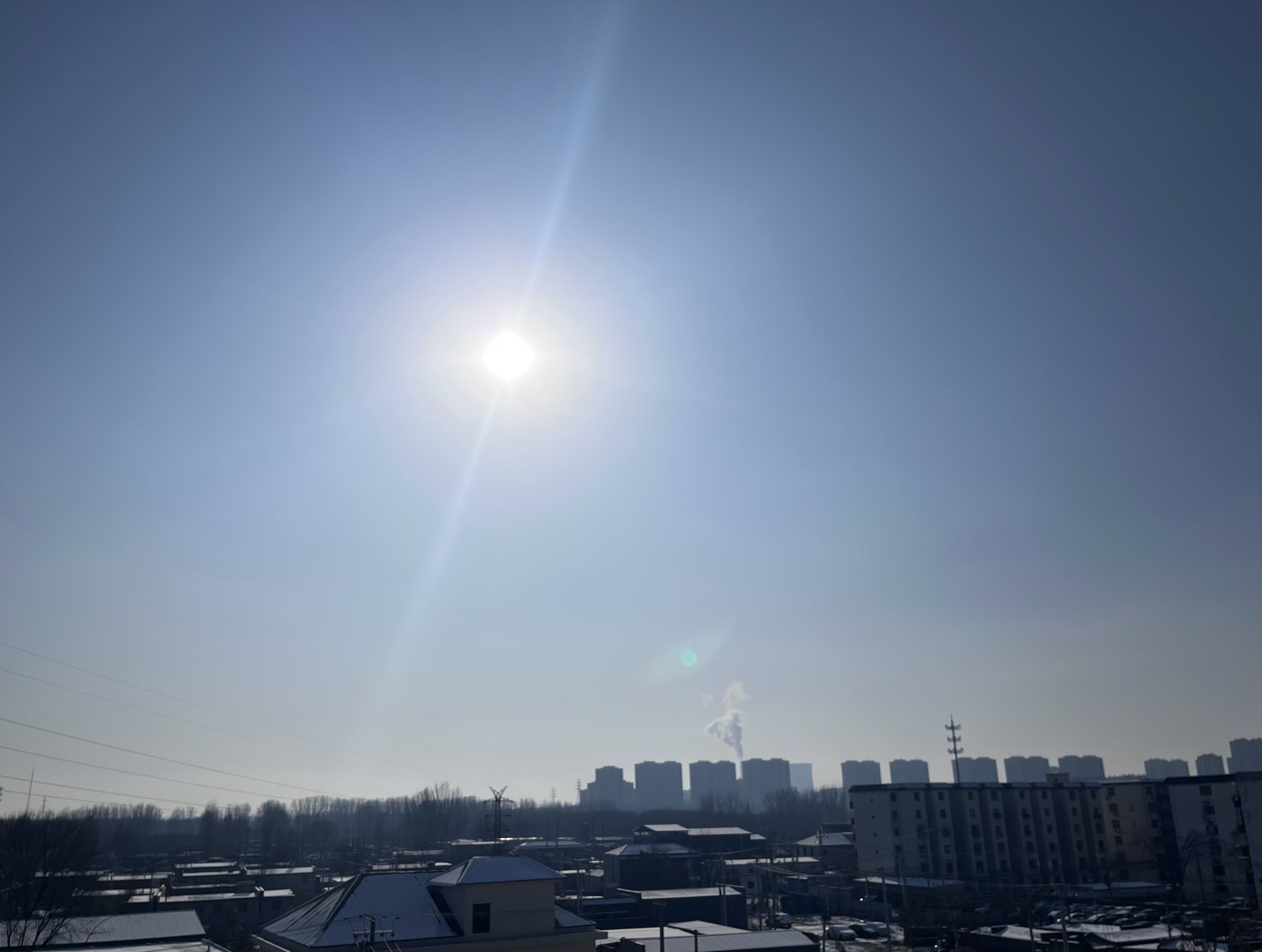 一场雪过后今天的空气都通透，阳光足足的，收拾收拾下午跟儿子出去溜达溜达～ 