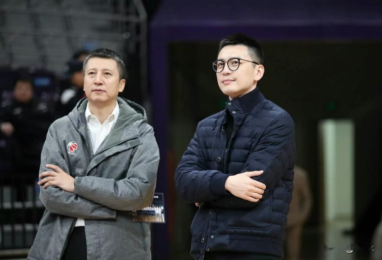 辽篮球迷有两种：
一、看输赢的“小确幸”；
二、看辽宁的“家国党”。
“小确幸”