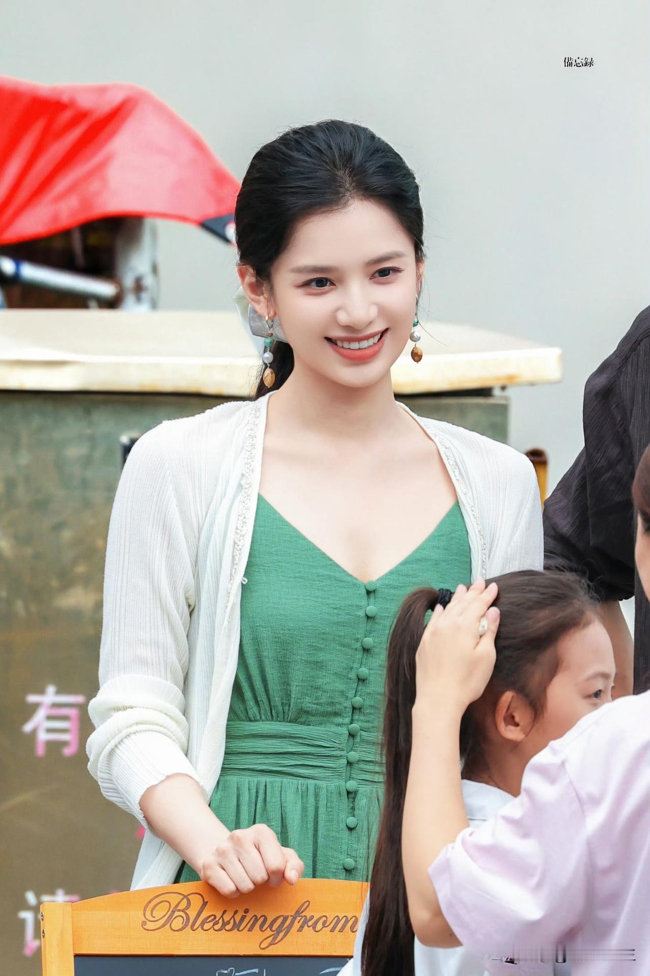张婧仪，自然美