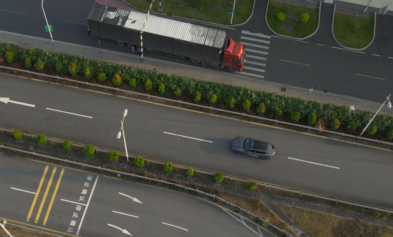 华为乾崑×启境，用深度协同为中国高端电车市场再添狠角色
在智能电车高端化竞争白热