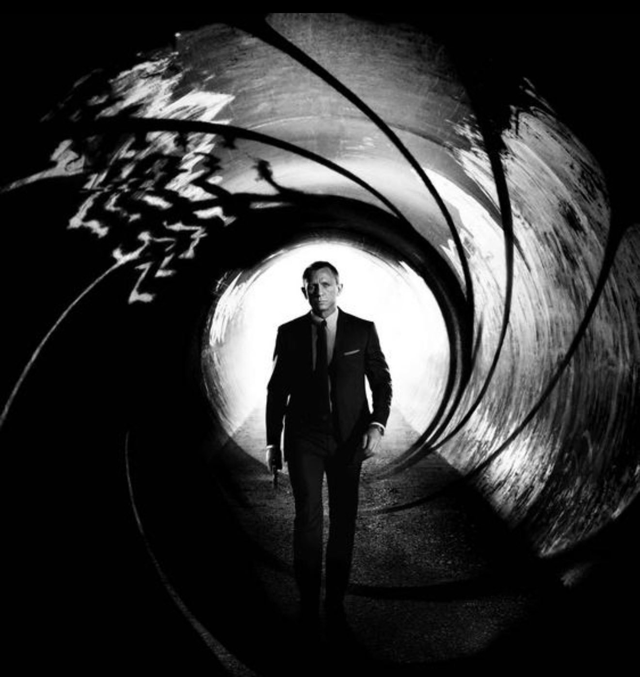 卡勒姆·特纳回应了有关他将出演下一任詹姆斯·邦德的传闻：“现在问这个问题还为时过