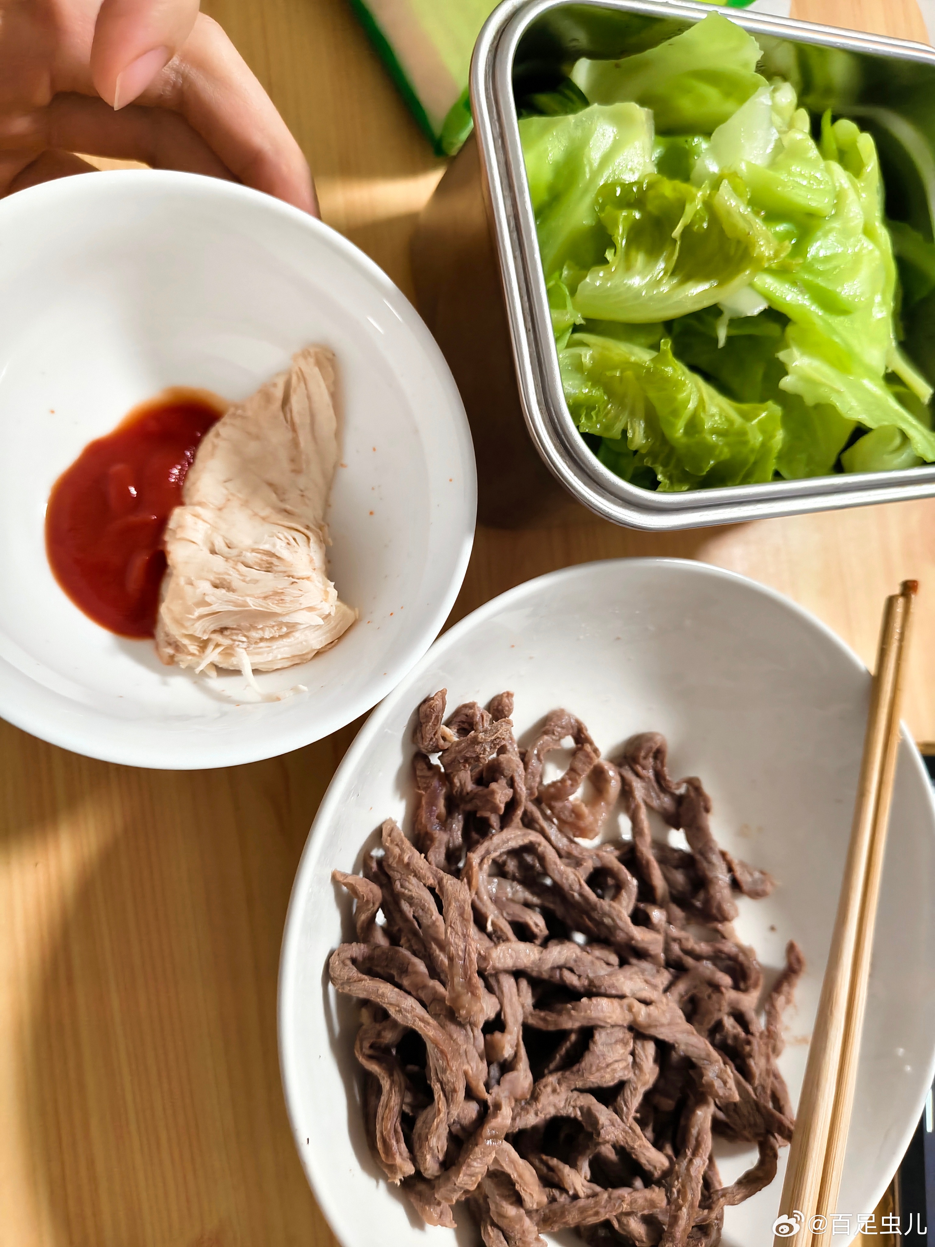 鸡胸肉沾 番茄酱味道不错啊 你们晚上不吃点？ ​​​