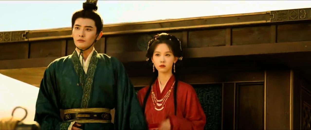 《翘楚》今天开播，首更4集，我看完最直接的感觉是：这剧没有把“重生复仇”当噱头慢