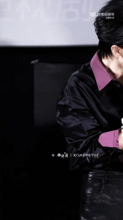 曾舜晞说完狠狠的台词就萌萌的笑 曾舜晞上一秒凶狠下一秒可爱 台词够狠气场够强，一