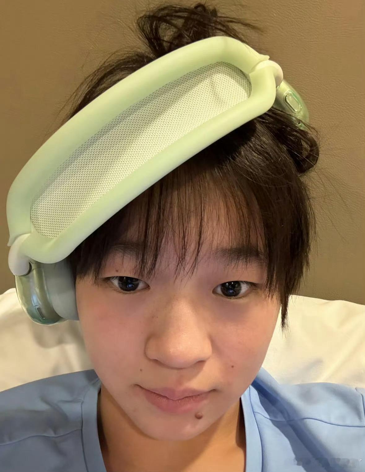 全杭州都在偶遇全红婵🛍️沉浸式体验杭州假期生活，全红婵出行低调随性，线下偶遇机