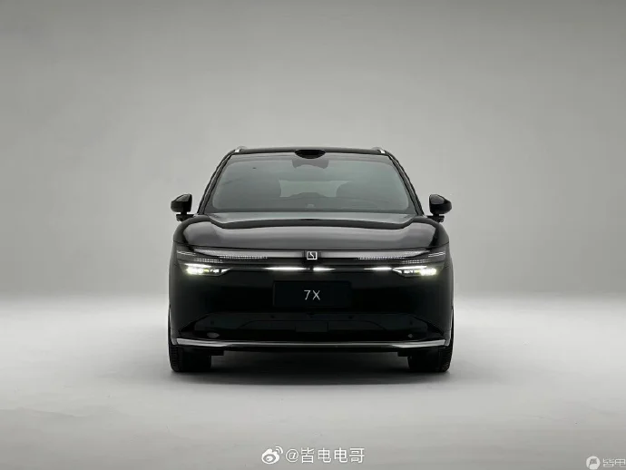 极氪 7X 正式亮相，预售价 23.99w 起！