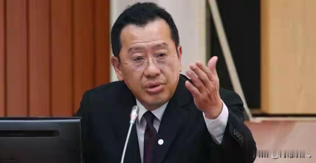 大陆强硬执法，民进党慌了，台“防长”下令，要对大陆海警动武？
 
这话听着唬人，