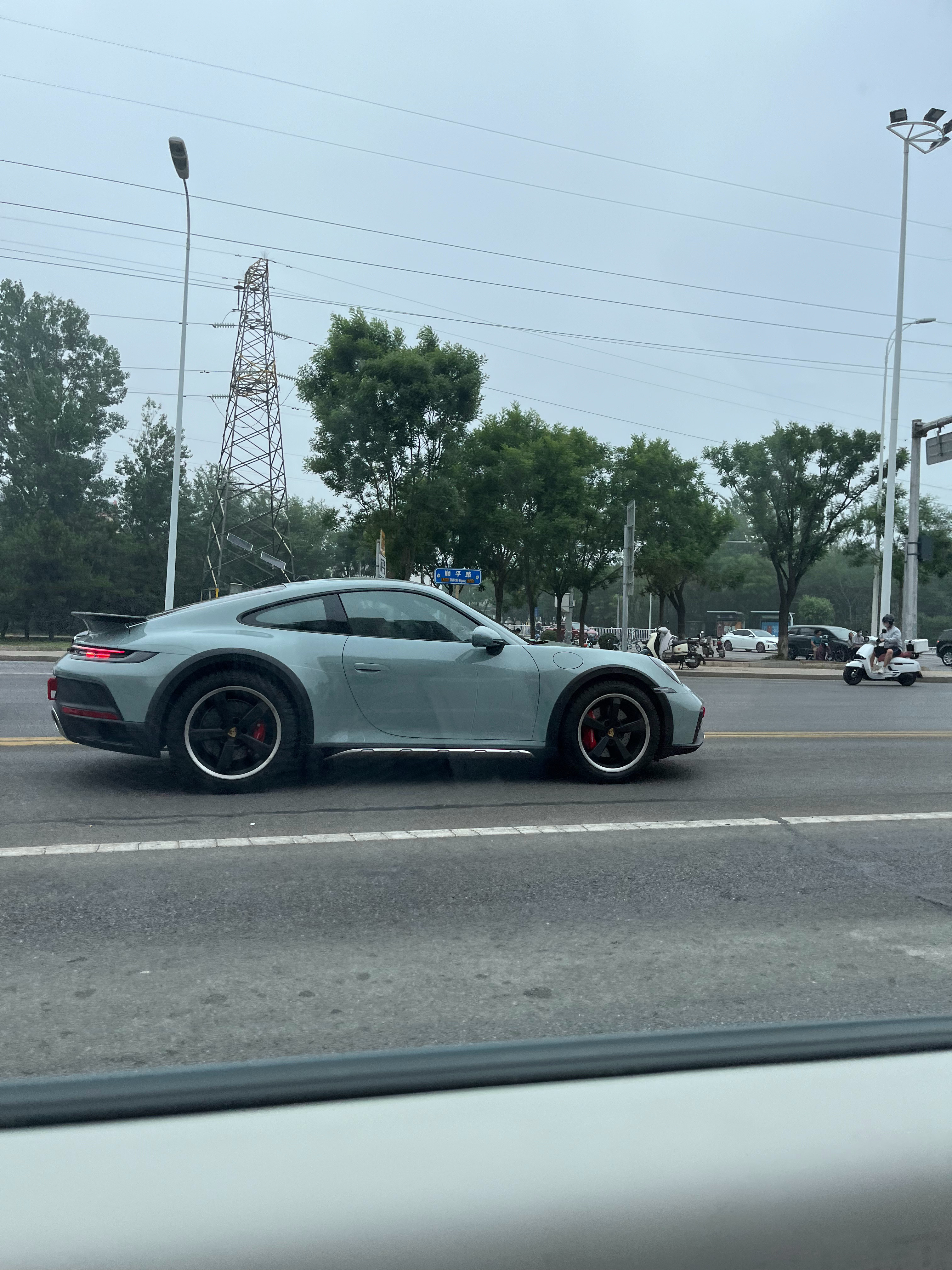 卧槽见到个狠货#yz77聊车##保时捷911##911dakar# ​​​