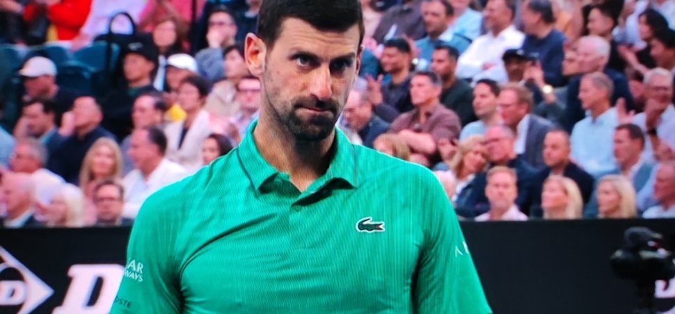 网球澳网男单决赛，新老天王对决，阿尔卡拉斯2:6、6:2、6:3、7:5四盘大战