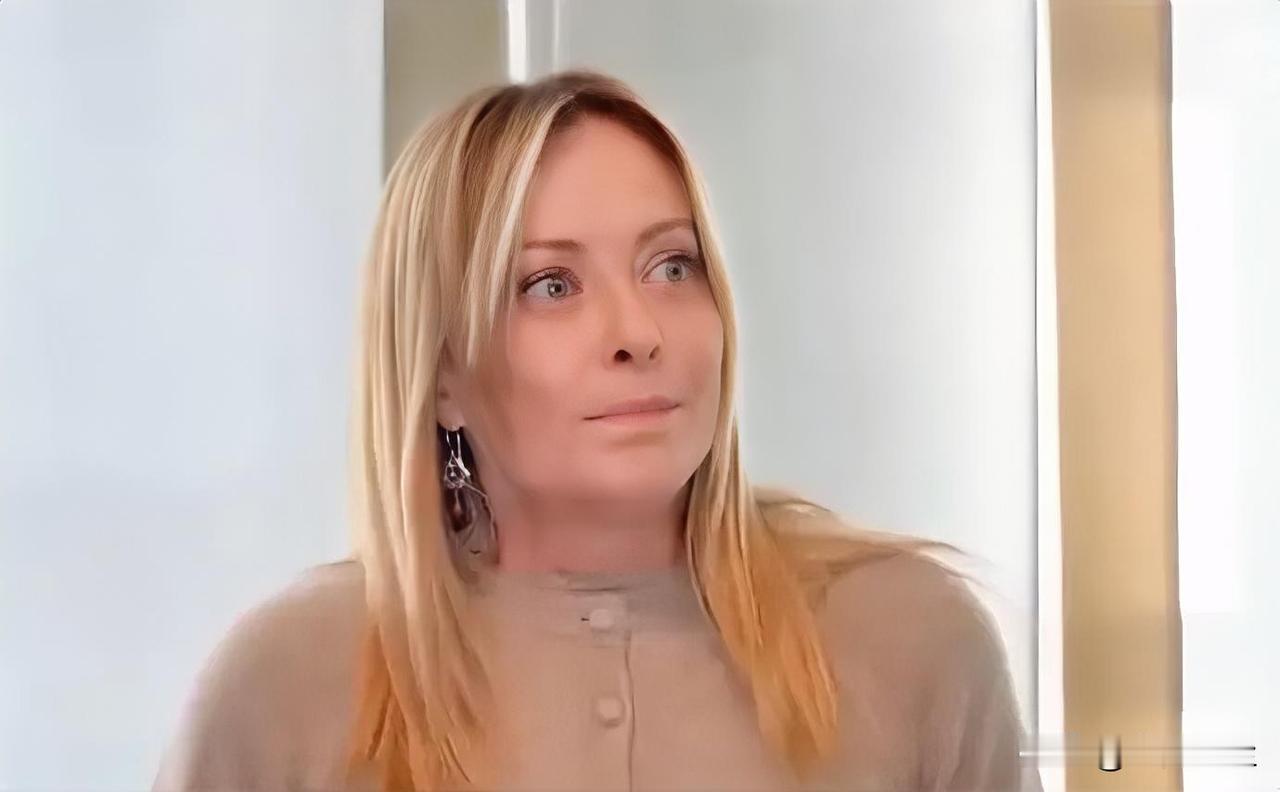 意大利总理梅洛尼表示，格陵兰安全议题应在北约框架内通过加强盟友合作来解决，她将特