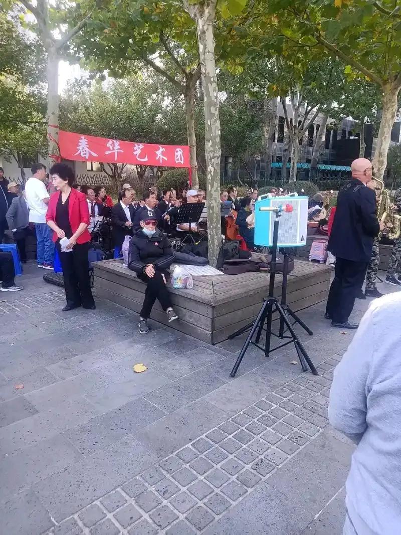 【中国人口各年龄段数量分布】
1-5岁：7788万
6-10岁：9024万
11