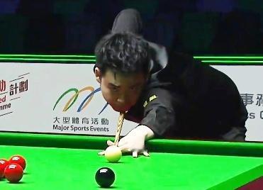 肖国栋单杆破百，5-2轻取斯佳辉，率先挺进世界大奖赛四强！
 
 
北京时间2月