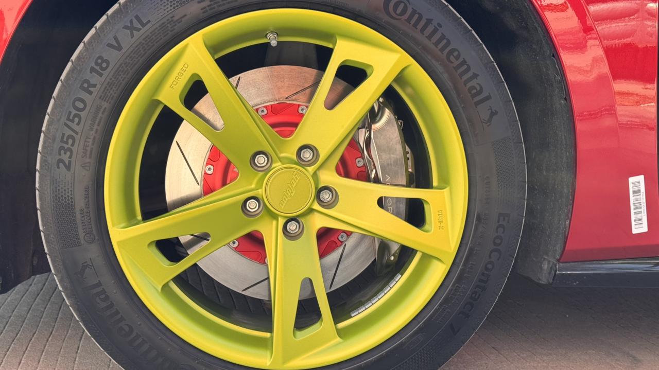 由于我司同事最近经常扎钉…
加之升级刹车后，原配的抓地力不够
所以我不得不换一套